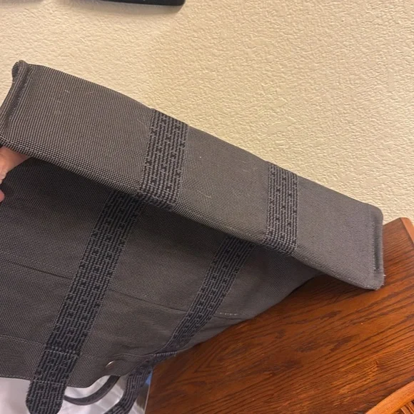 Hermes Authentic large tote black white - Picture 8 of 13